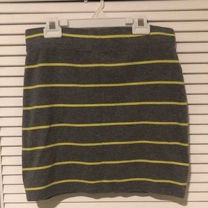 Above the knees pencil skirt